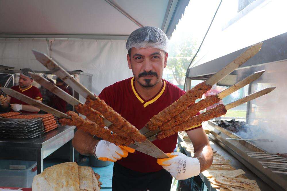 Adana Lezzet Festivali'ne Konyalı akını! Her yıl gidiyor, birini bile kaçırmamış 7